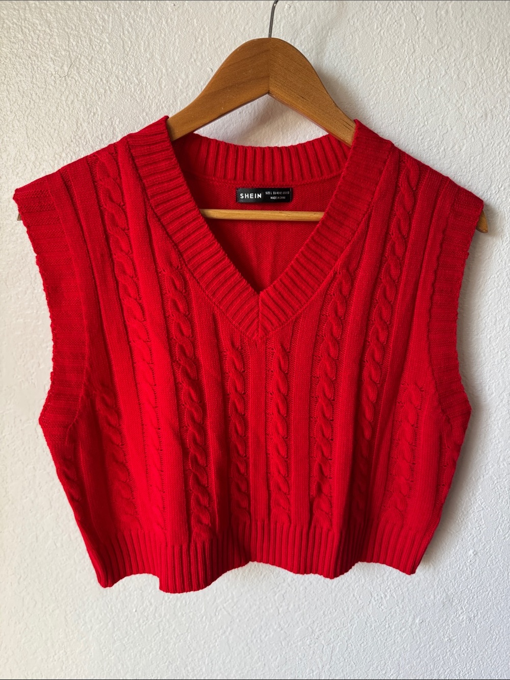 SHEIN Cropped Sweater Vest